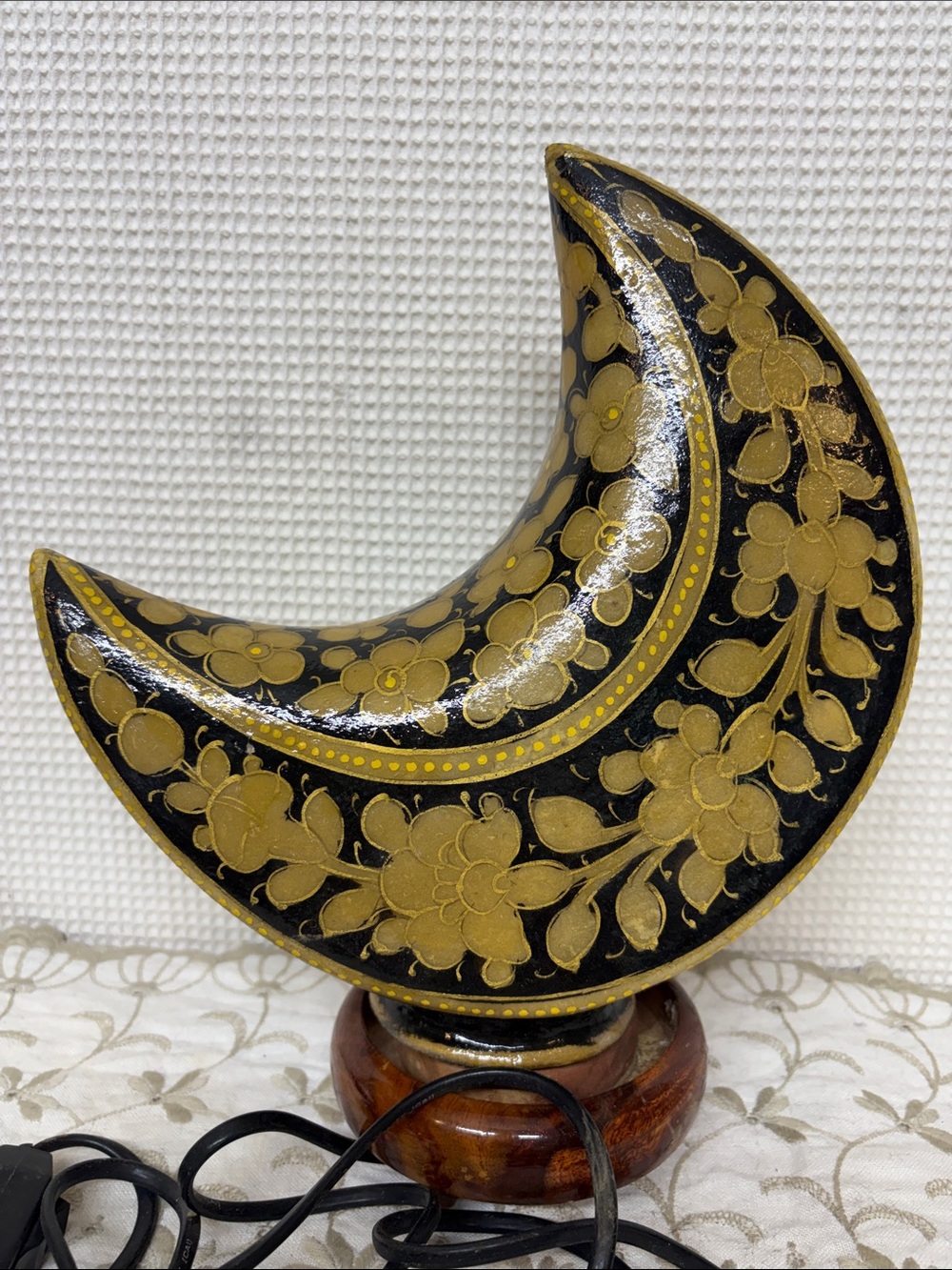 Camel skin lamp